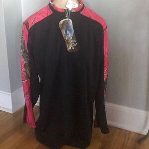 Mountainaire black/pink camo inset 1/4 zip top NWT
